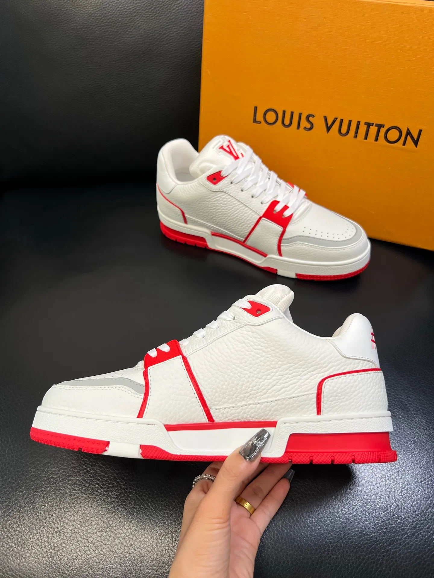 Men's shoes 💰900 Lv top purchasing agent Louis Vuitton, sports sneakers counter synchronization, uppers imported from Italy, high-quality splicing colorful complex crafts, imported mesh pads are soft and comfortable, soles: original soles specially provided by the original factory, T men's shoes 💰U exclusive movable molded soles super comfortable, original factory and single goods, high quality, welcome to compare, code number 39-44 (customized 38 45)
